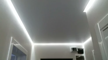 Натяжные потолки с подсветкой